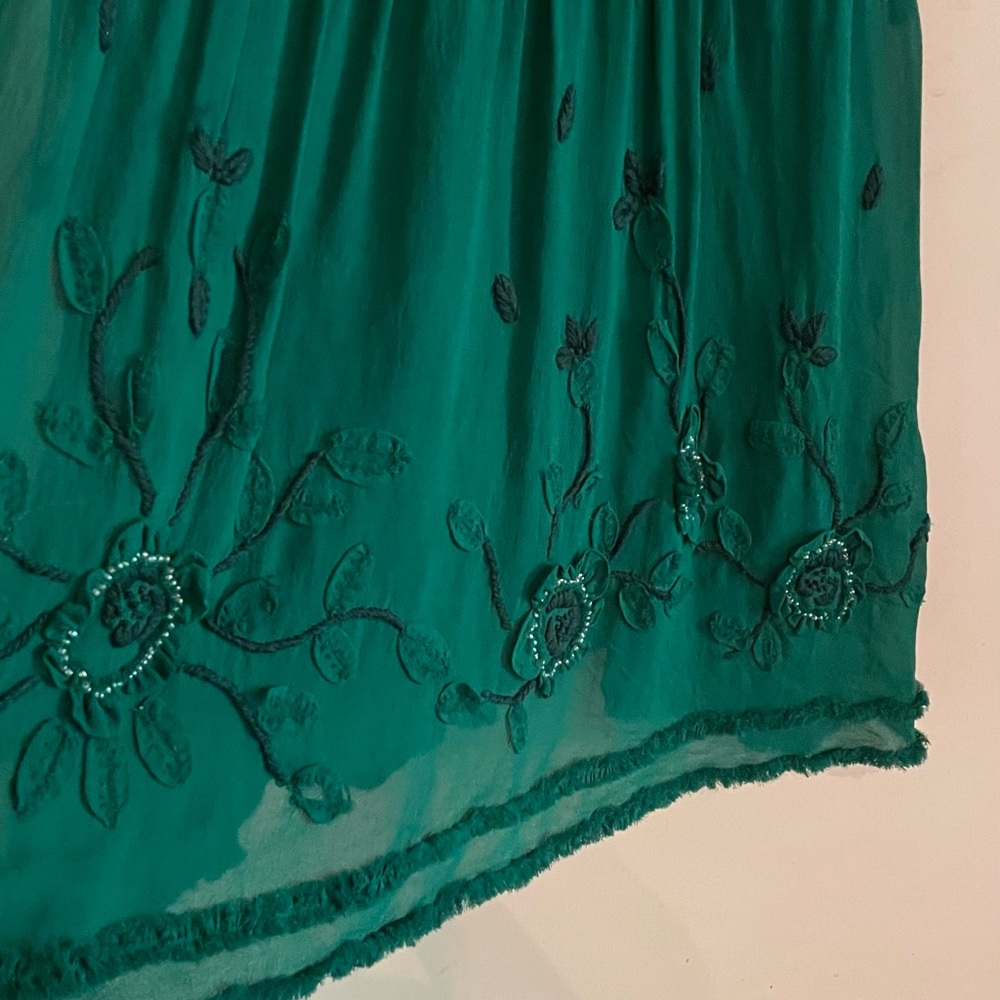 100% Silk Emerald Green BCBG Dress - Picture 4 of 6